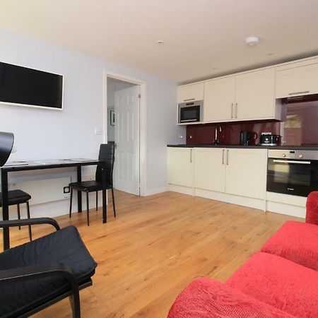Beautiful Modern Apartment In Bath Esterno foto
