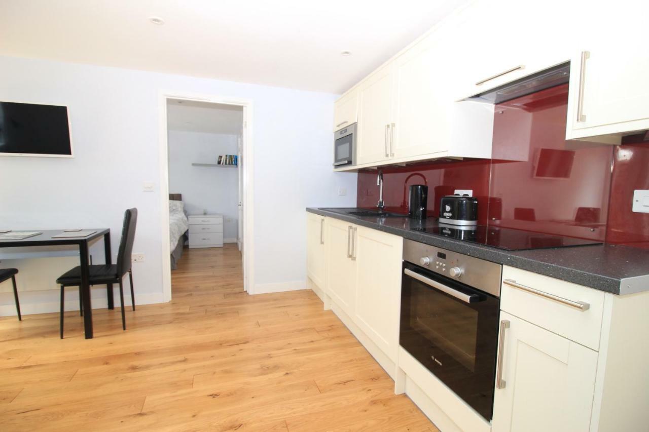Beautiful Modern Apartment In Bath Esterno foto