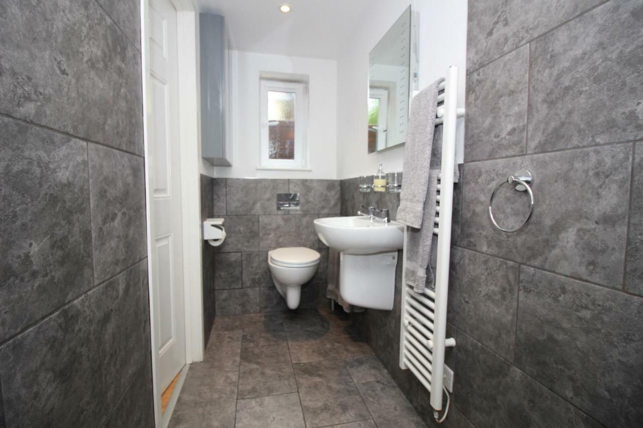 Beautiful Modern Apartment In Bath Esterno foto