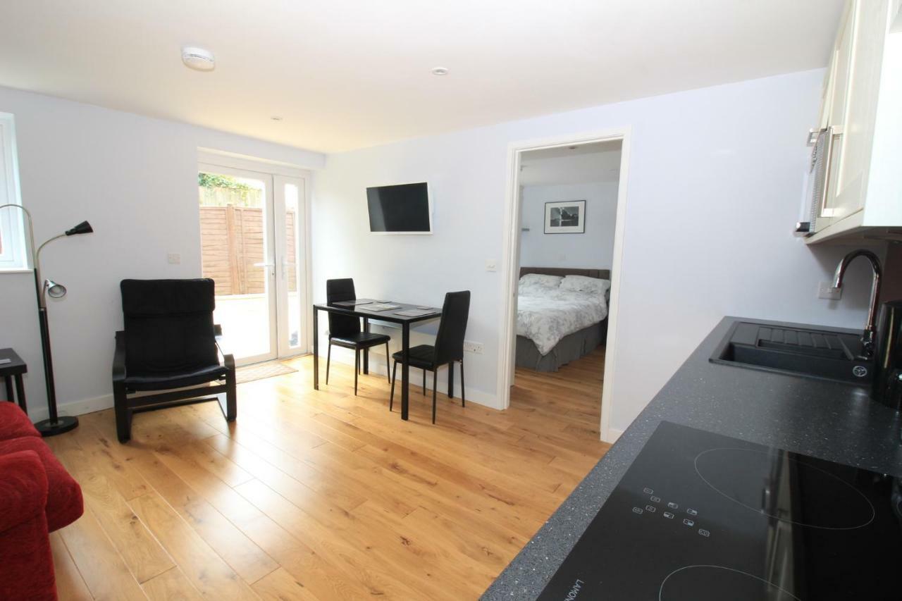 Beautiful Modern Apartment In Bath Esterno foto