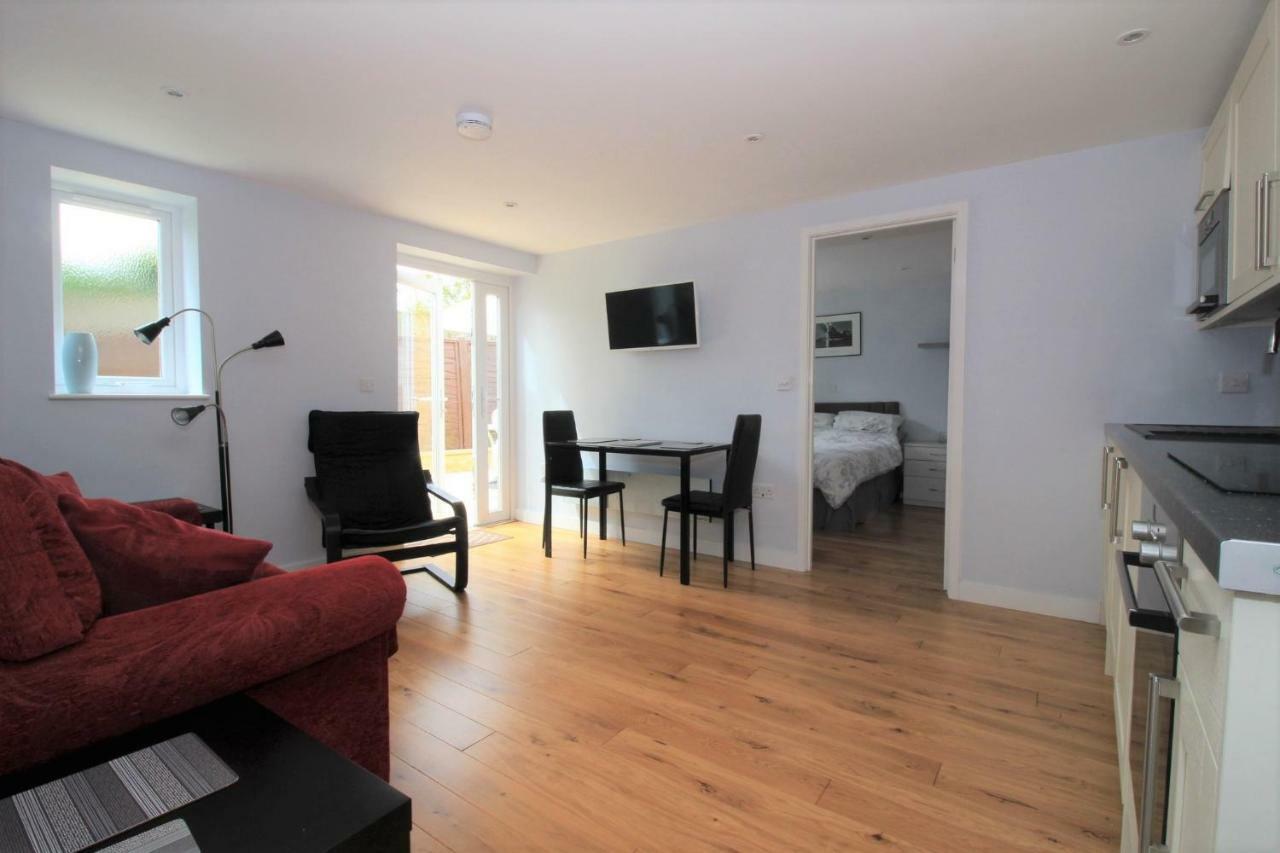 Beautiful Modern Apartment In Bath Esterno foto